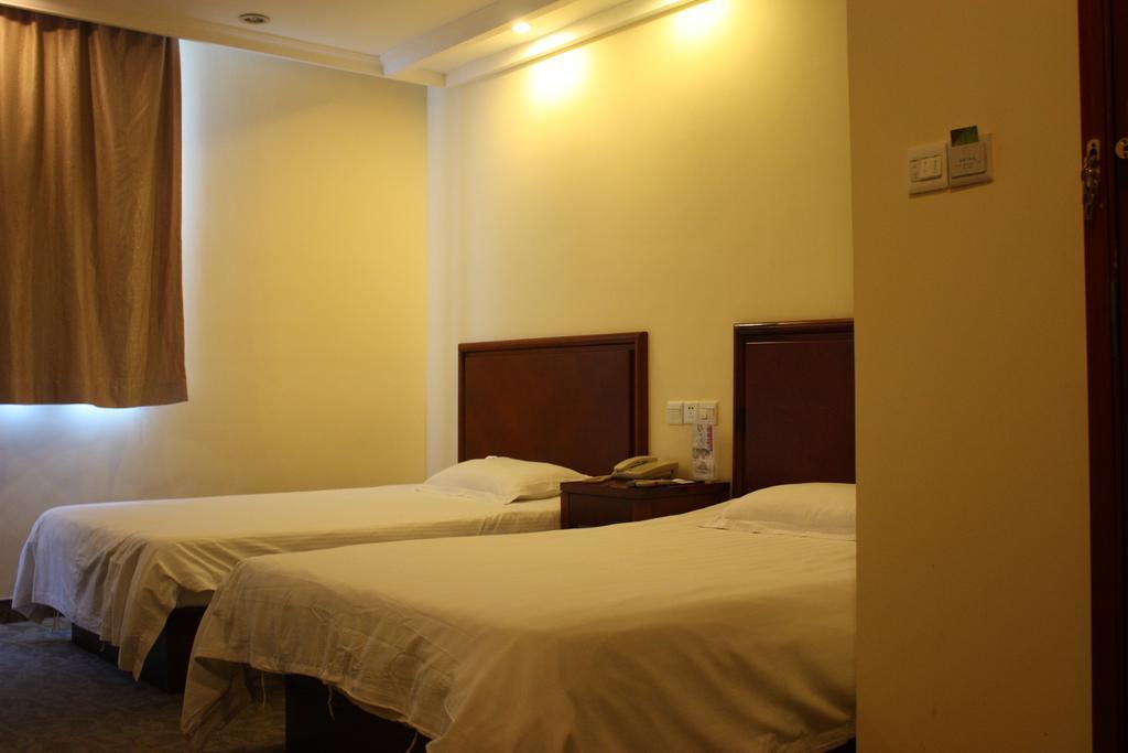 Gma Hotel Shanghai Wuning Road Zhenping Road Metro Station Exterior foto